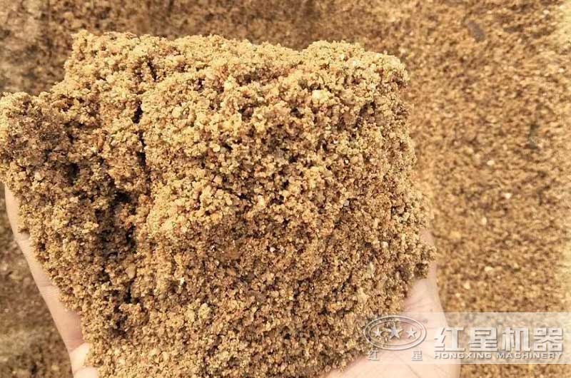 鵝卵石制成的機(jī)制砂，比天然砂還好用